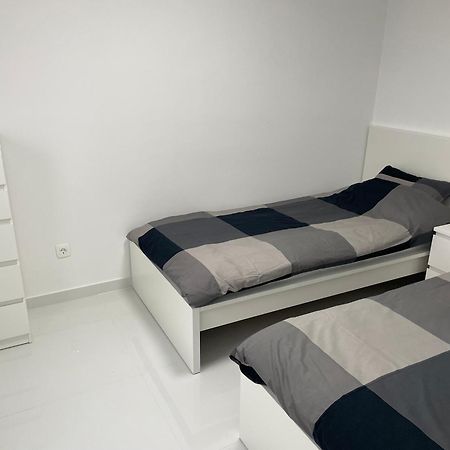 Apartment White Zagreb - Private Parking&Garage ภายนอก รูปภาพ