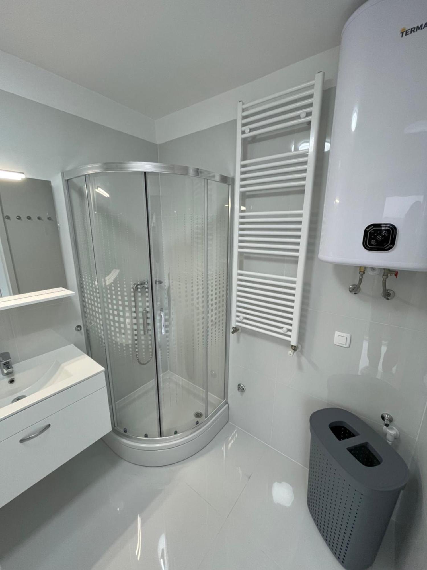 Apartment White Zagreb - Private Parking&Garage ภายนอก รูปภาพ